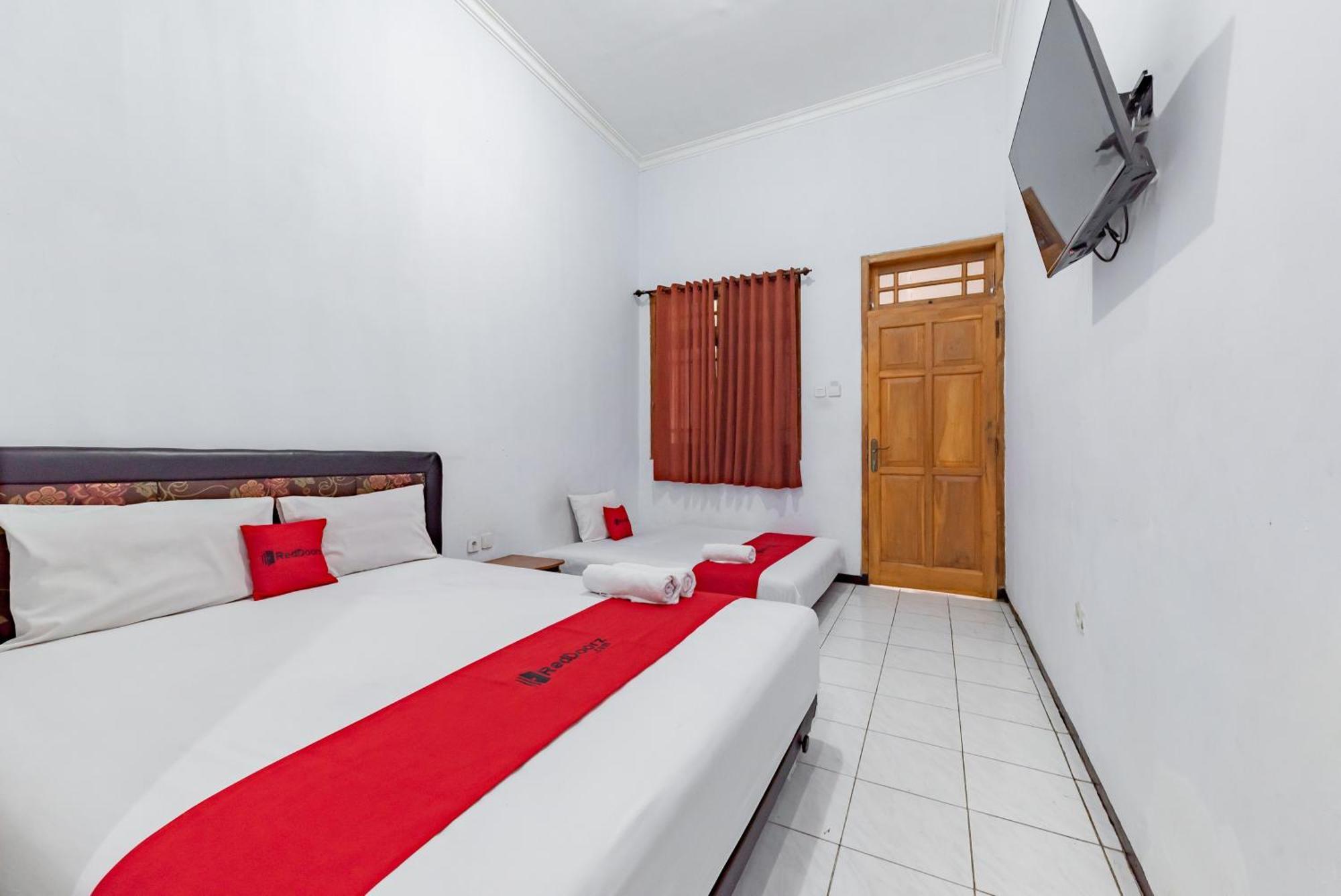 Reddoorz At Ciliwung Guest House Syariah Malang Eksteriør billede