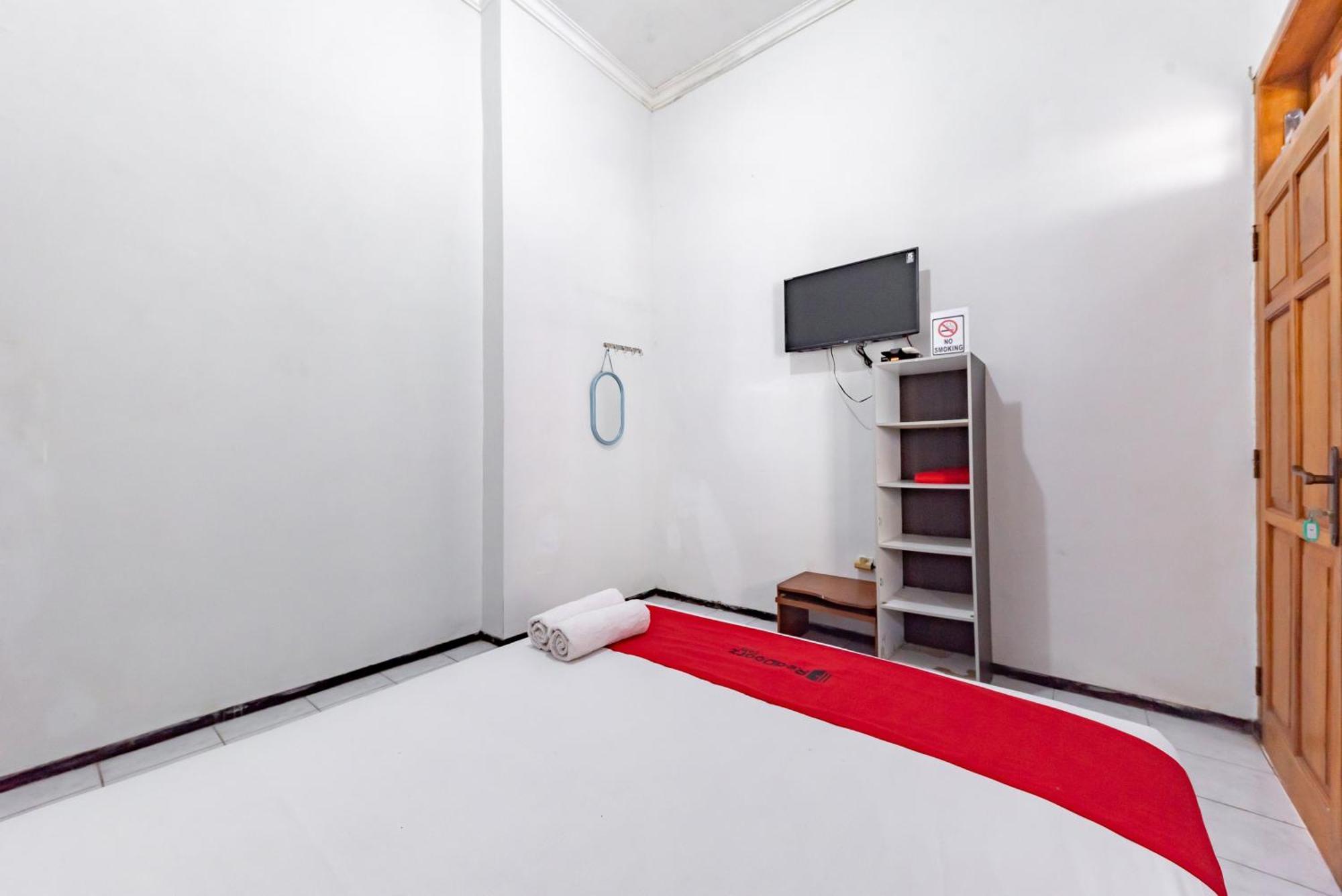 Reddoorz At Ciliwung Guest House Syariah Malang Eksteriør billede