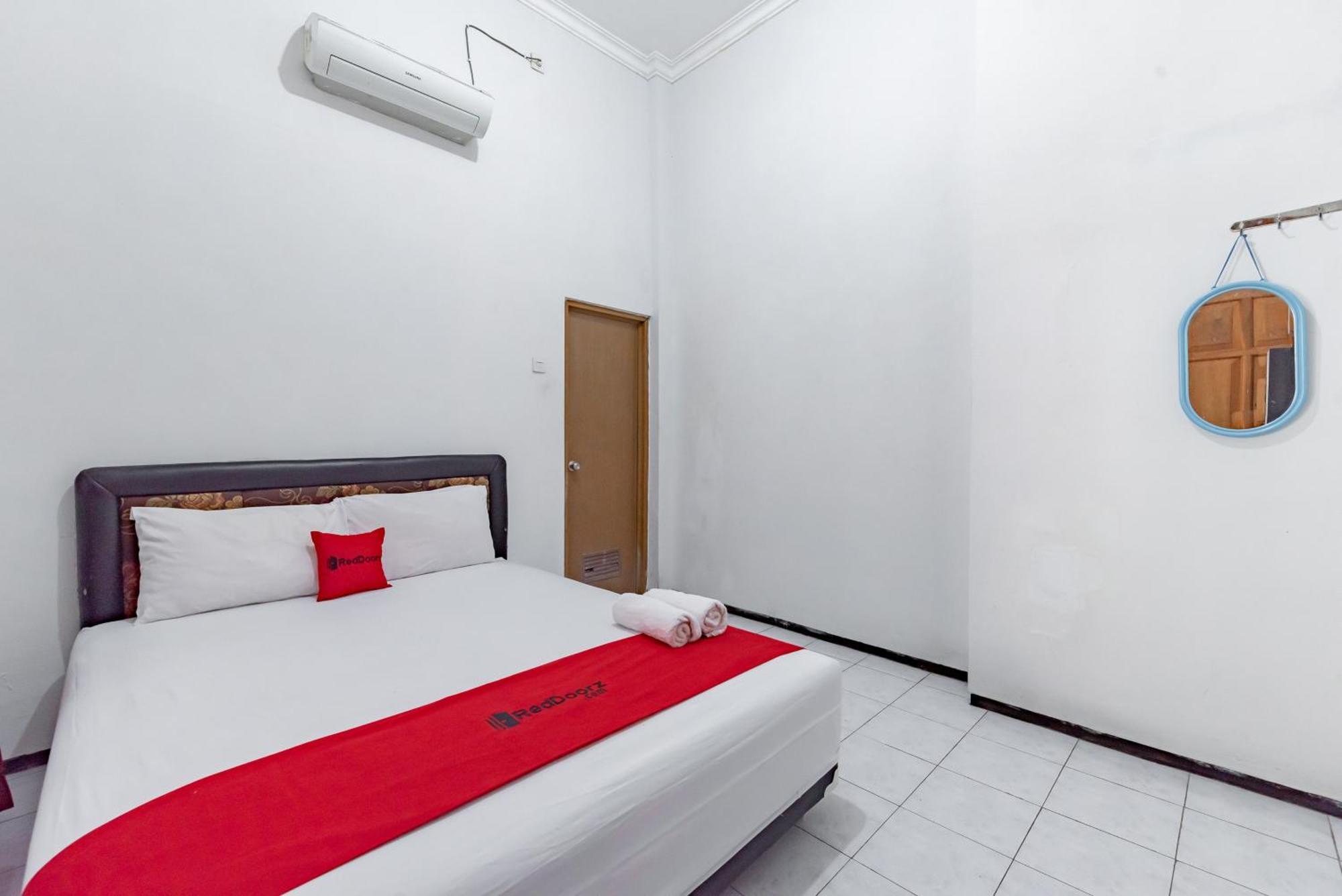 Reddoorz At Ciliwung Guest House Syariah Malang Eksteriør billede
