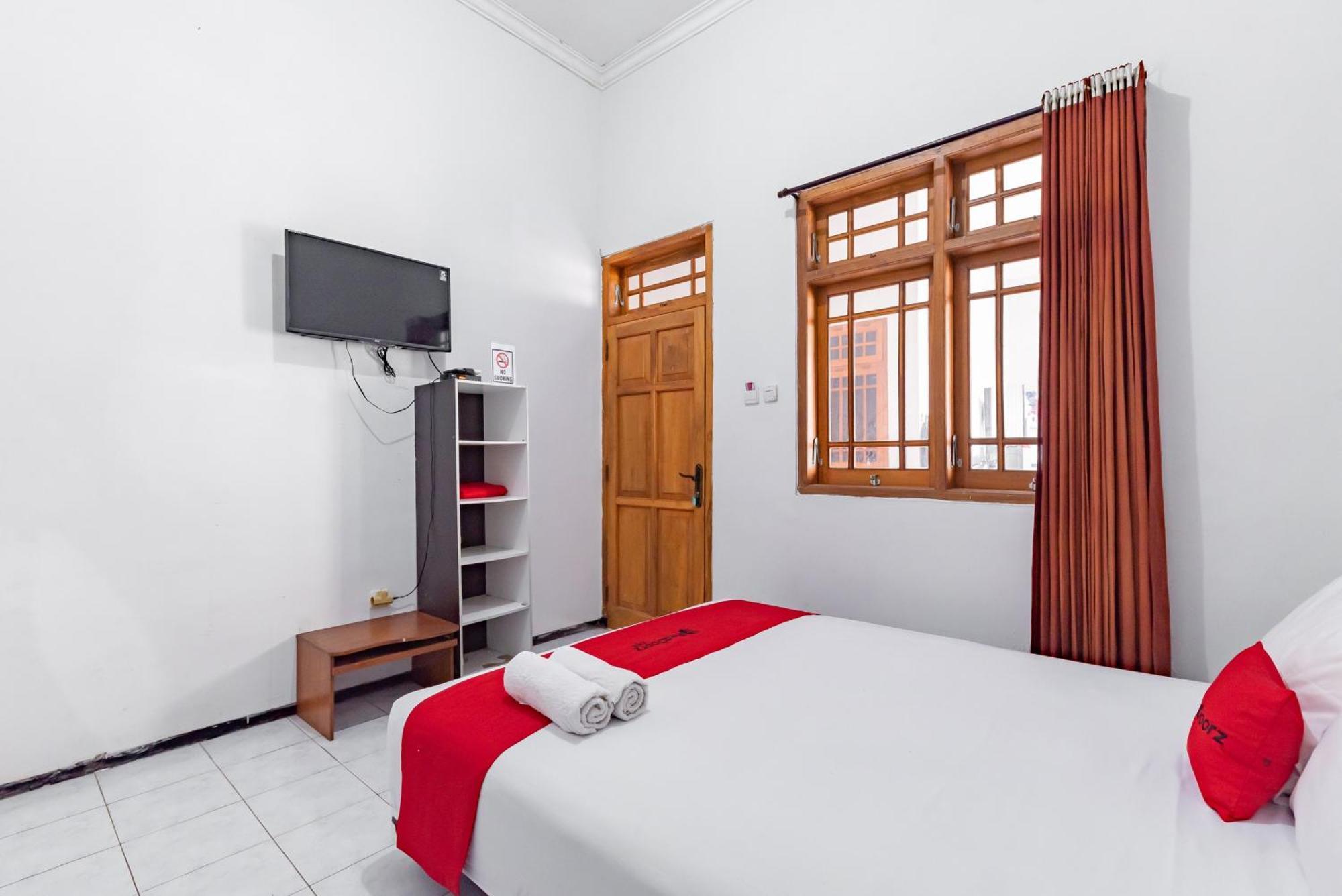 Reddoorz At Ciliwung Guest House Syariah Malang Eksteriør billede