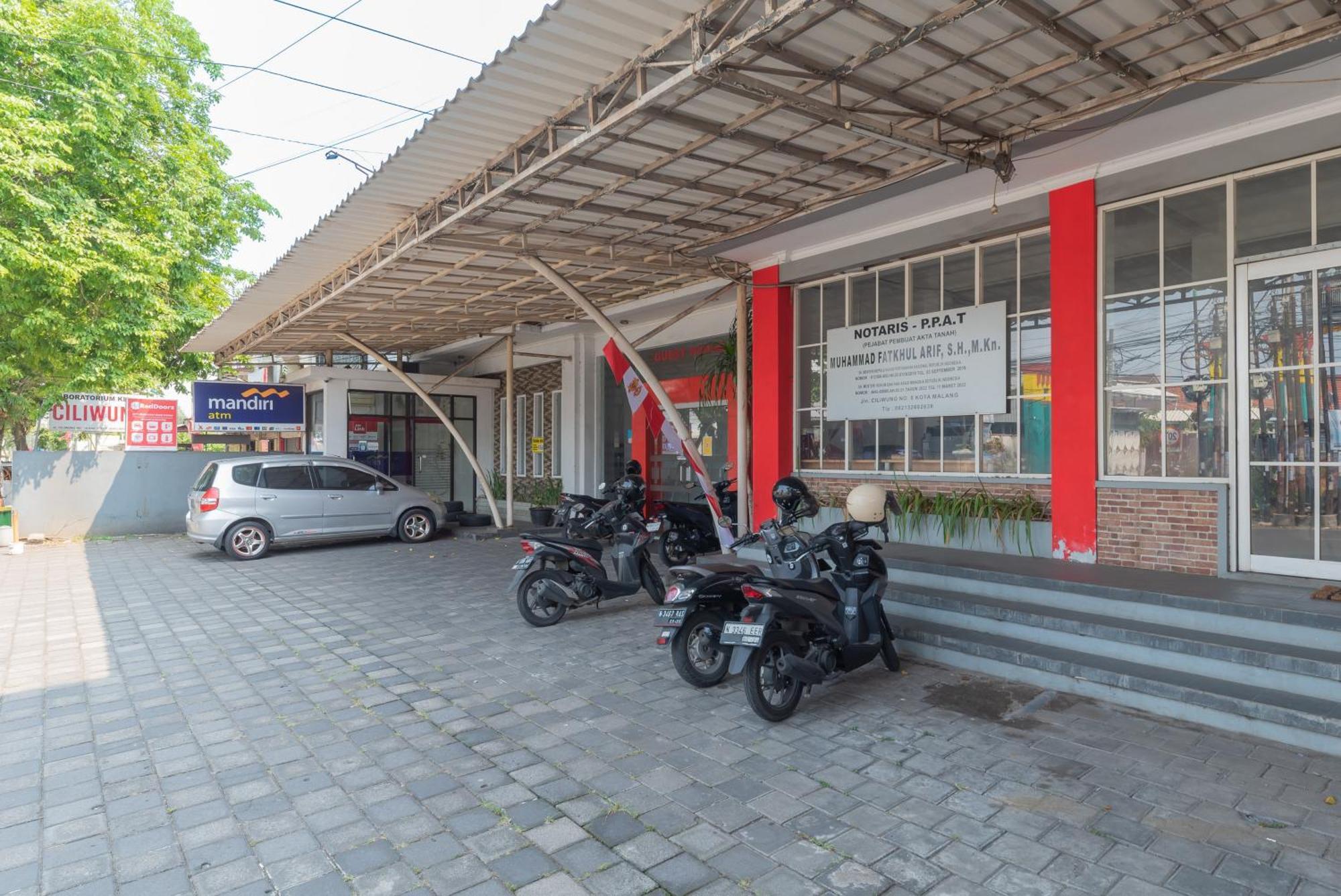 Reddoorz At Ciliwung Guest House Syariah Malang Eksteriør billede