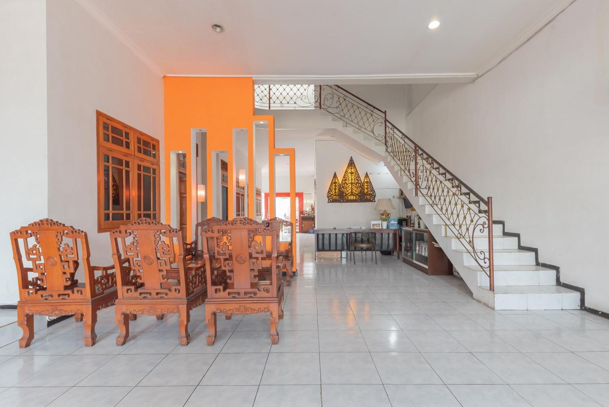 Reddoorz At Ciliwung Guest House Syariah Malang Eksteriør billede