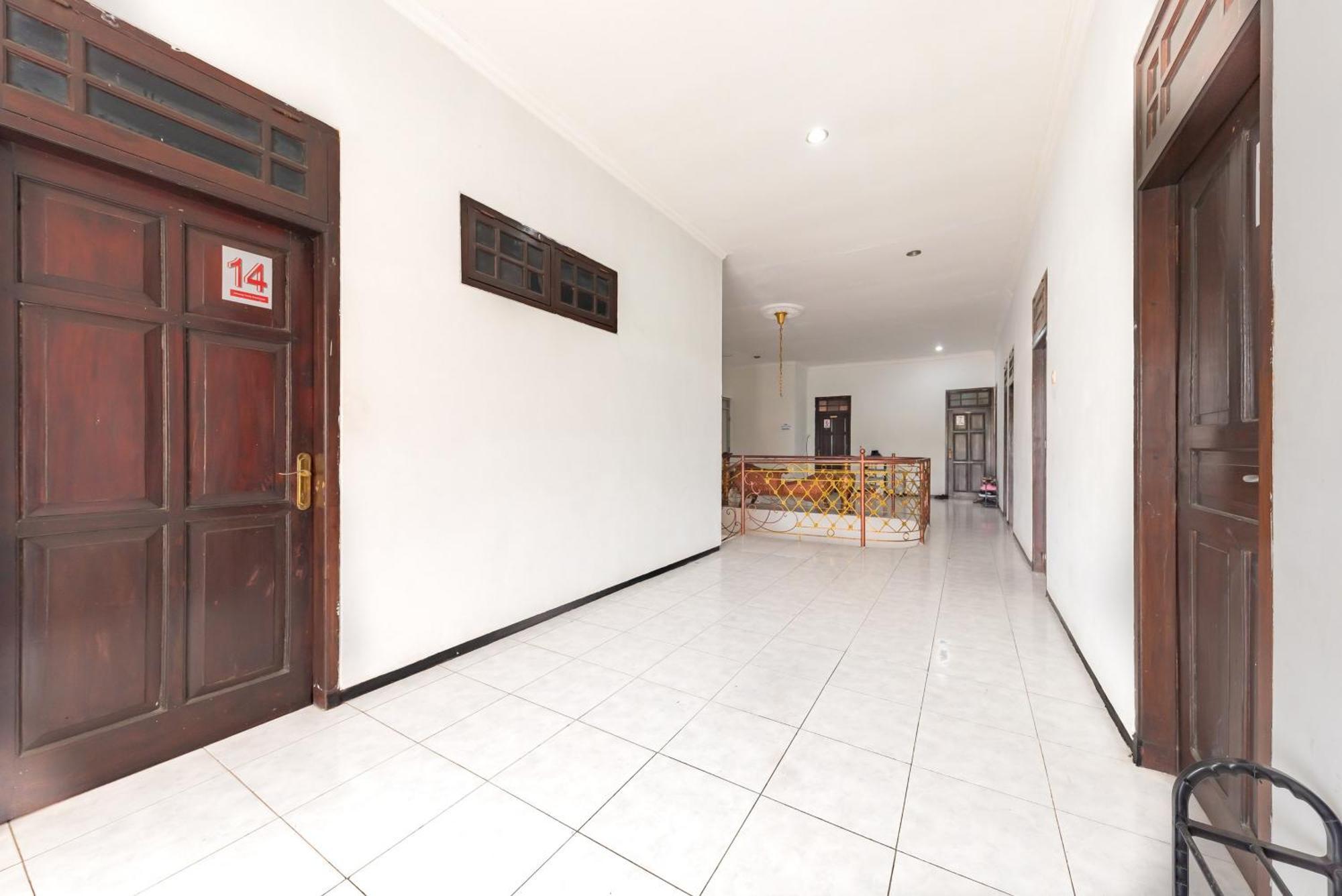 Reddoorz At Ciliwung Guest House Syariah Malang Eksteriør billede
