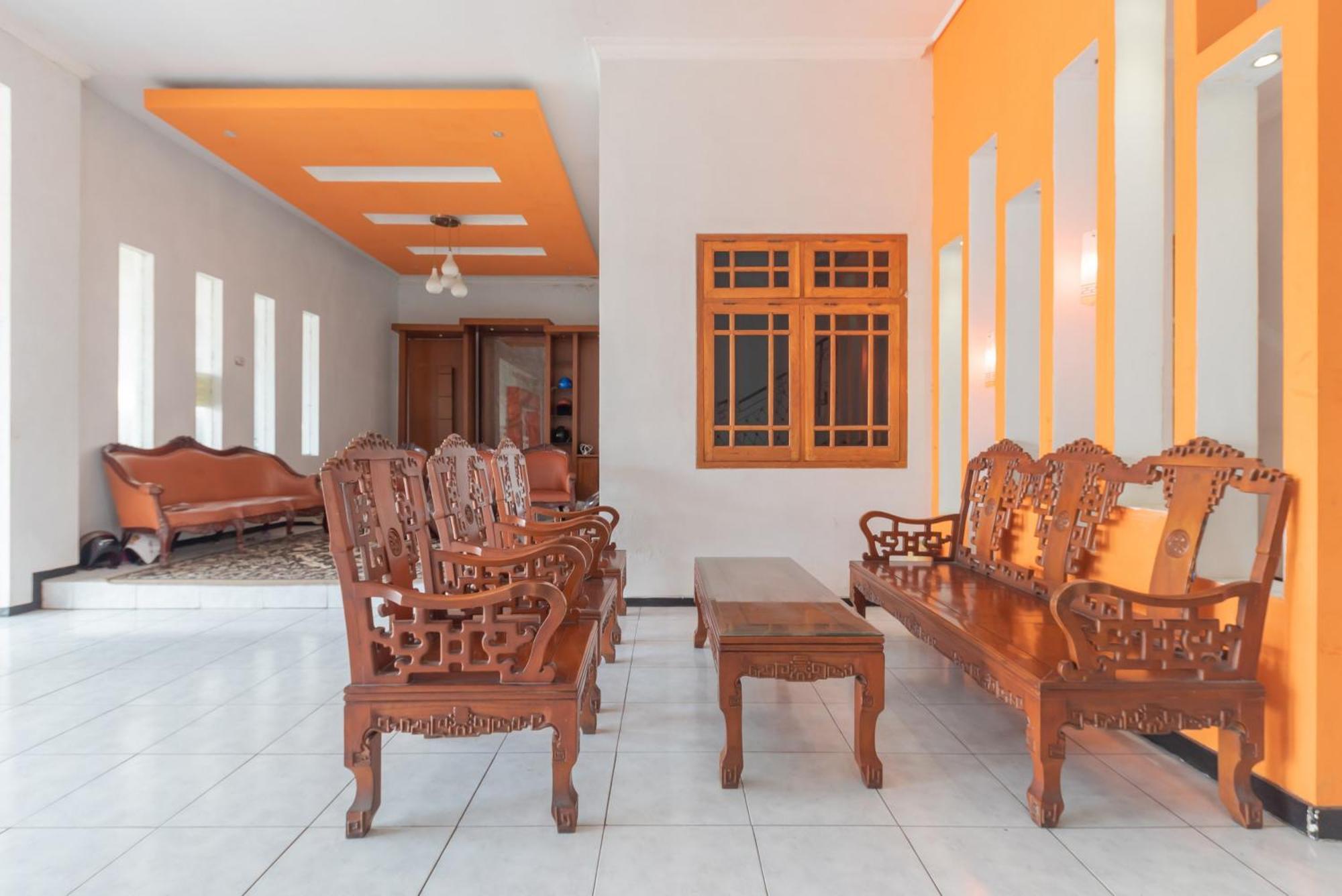 Reddoorz At Ciliwung Guest House Syariah Malang Eksteriør billede